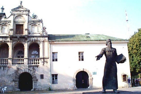 Image - Ivan Fedorovych (Fedorov)'s monument in Lviv (1977).